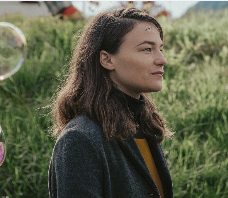 Valerie Pachner in "Vier minus drei" © Polyfilm Valerie Pachner in "Vier minus drei" © Polyfilm